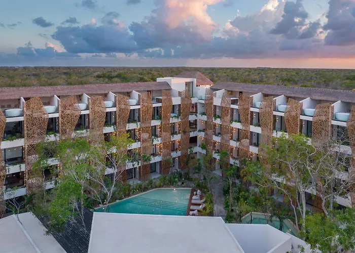 Jade Hotel 5*