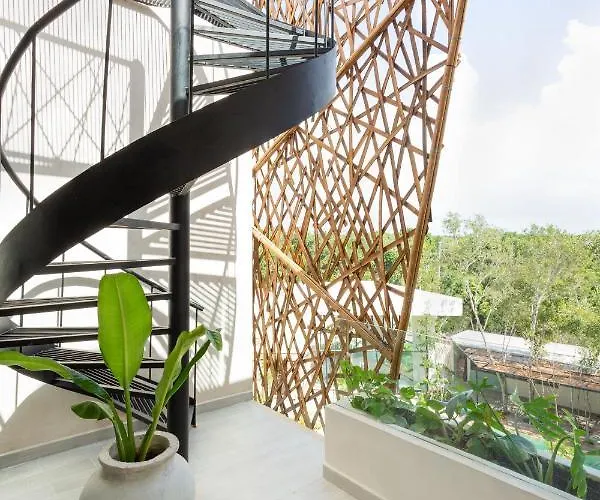 Jade Hotel 5*