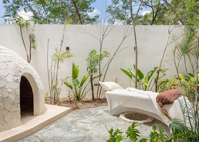 Jade Tulum