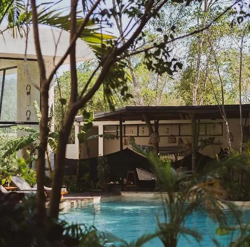 Hotel Jade